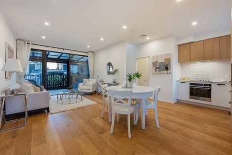 Photo of property in 66 Waipuhinui Way, Wiri, Auckland, 2104