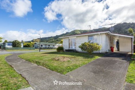 Photo of property in 1/102 Pasadena Crescent, Totara Park, Upper Hutt, 5018