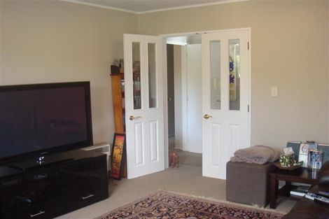 Photo of property in 2/25 Glencoe Road, Browns Bay, Auckland, 0630