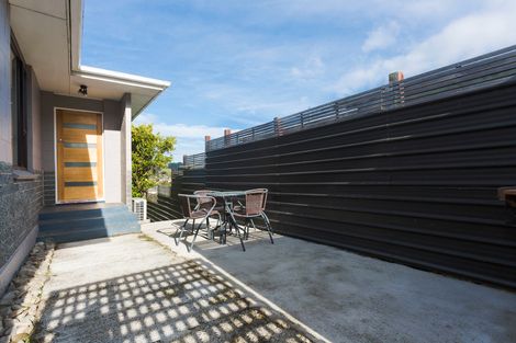 Photo of property in 33 Waldron Crescent, Green Island, Dunedin, 9018