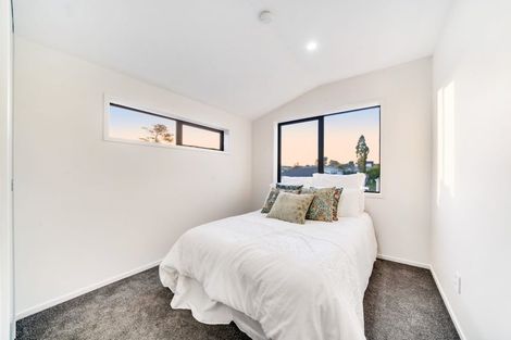 Photo of property in 2/7 Gambare Place, Wattle Downs, Auckland, 2103