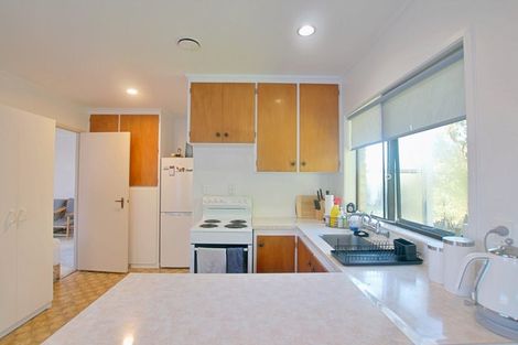 Photo of property in 2/13 Frank Evans Place, Henderson, Auckland, 0610