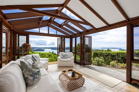 Photo of property in 70 Ngarewa Drive, Mahurangi West, Warkworth, 0983