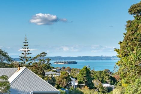 Photo of property in 4 Advene Road, Cockle Bay, Auckland, 2014