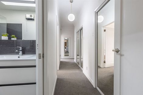 Photo of property in 43 Manapouri Crescent, Hokowhitu, Palmerston North, 4410