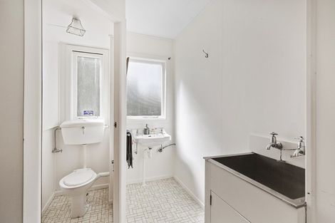 Photo of property in 115 Akaroa Drive, Maupuia, Wellington, 6022