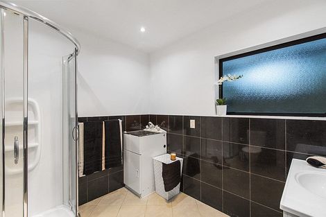 Photo of property in 31 Lastel Place, Shelly Park, Auckland, 2014