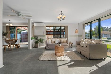 Photo of property in 140 Gravatt Road, Papamoa Beach, Papamoa, 3118