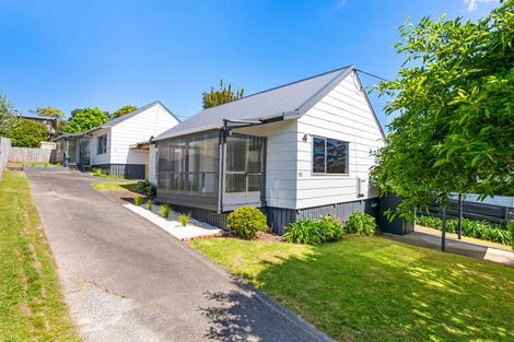 Photo of property in 72 Vodanovich Road, Te Atatu South, Auckland, 0610
