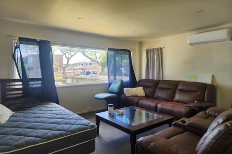 Photo of property in 8 Martin Road, Manurewa, Auckland, 2102