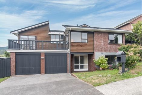 Photo of property in 91 Victory Crescent, Tawa, Wellington, 5028