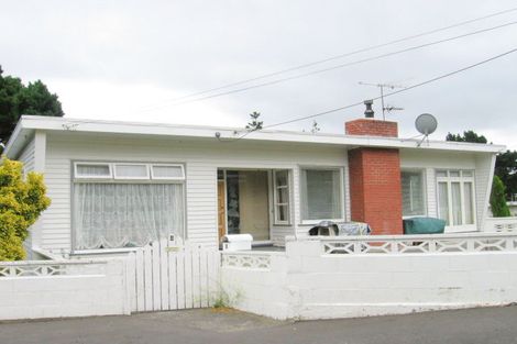 Photo of property in 2 Coleridge Street, Brooklyn, Wellington, 6021