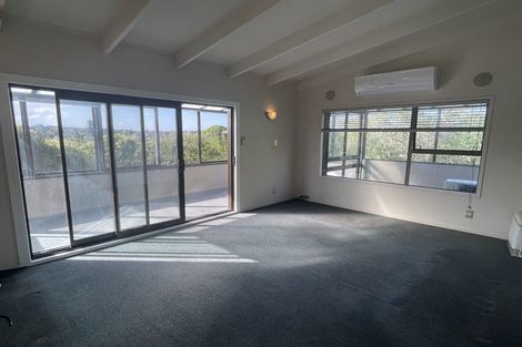 Photo of property in 2/67 Browns Bay Road, Browns Bay, Auckland, 0630