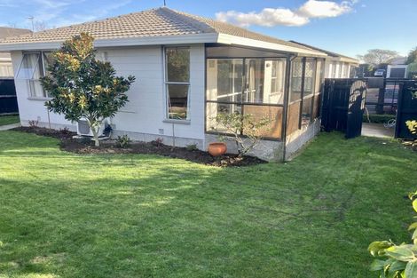 Photo of property in 2/50 Chipping Lane, Redwood, Christchurch, 8051