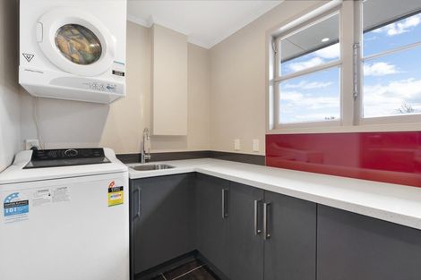 Photo of property in 134 Ruamahanga Crescent, Terrace End, Palmerston North, 4410