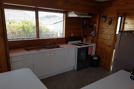 Photo of property in 36 Meadowvale Rise, Titirangi, Auckland, 0604