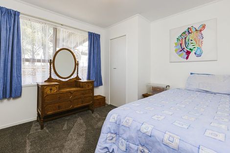 Photo of property in 4 Standish Place, Bayview, Auckland, 0629