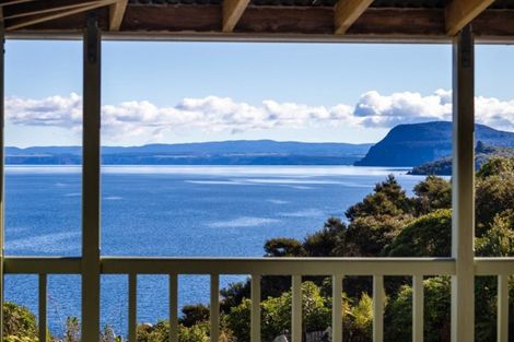 Photo of property in 18 Whakamoenga Point, Acacia Bay, Taupo, 3385