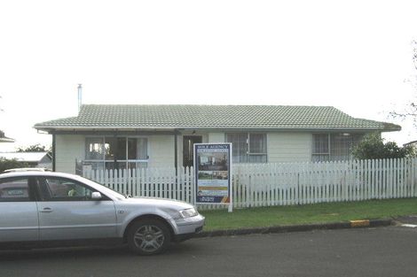 Photo of property in 8 Hazelmay Place, Bucklands Beach, Auckland, 2014