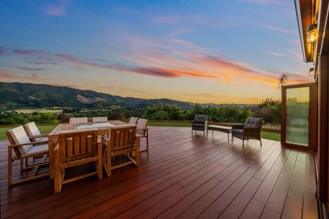 Photo of property in 10 Rural View Way, Maymorn, Upper Hutt, 5018