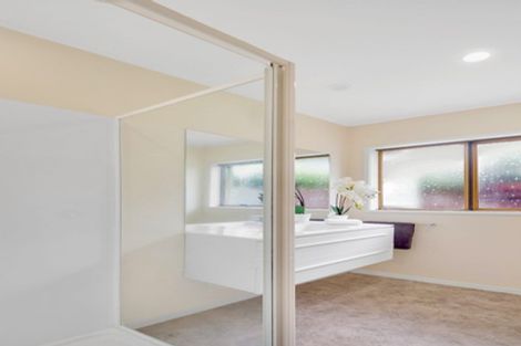 Photo of property in 1/58 Meadway, Sunnyhills, Auckland, 2010