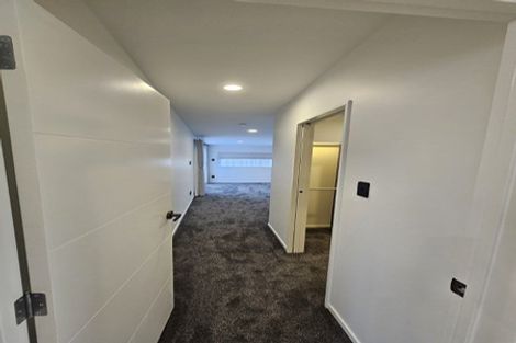 Photo of property in 2 Embling Place, Eastern Beach, Auckland, 2012