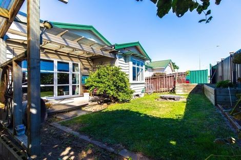 Photo of property in 210 Albert Park Drive, Te Awamutu, 3800