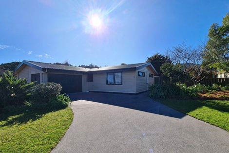 Photo of property in 16 Allman Drive, Coromandel, 3506