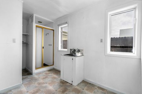 Photo of property in 17 Collingwood Street, Strathern, Invercargill, 9812