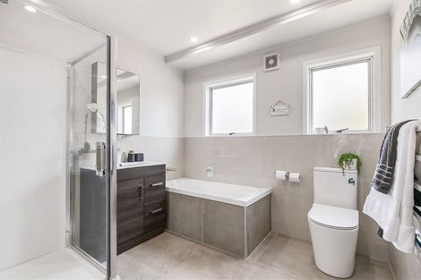 Photo of property in 52 Japonica Drive, Beach Haven, Auckland, 0626