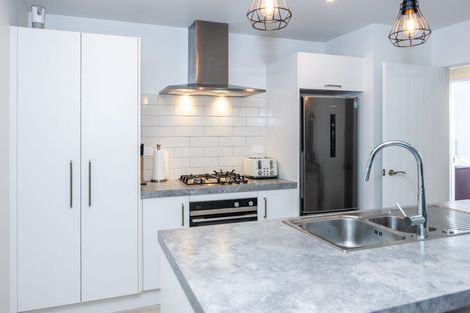 Photo of property in 40 Ladeira Place, Fitzroy, Hamilton, 3206