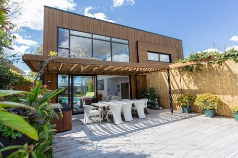 Photo of property in 70 Orkney Road, Mount Maunganui, 3116