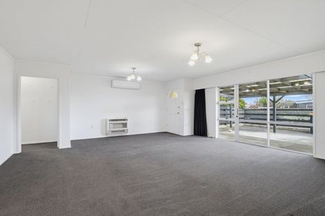 Photo of property in 1 Dunk Place, Milson, Palmerston North, 4414