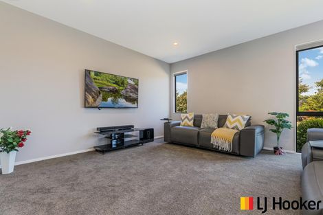 Photo of property in 98 Bushlake Way, Kingseat, Papakura, 2580