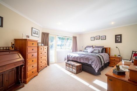 Photo of property in 50 Waicola Drive, Fitzherbert, Palmerston North, 4471