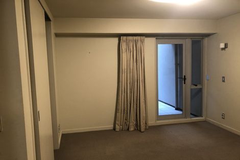 Photo of property in Aqua, 2/74 Oriental Parade, Oriental Bay, Wellington, 6011