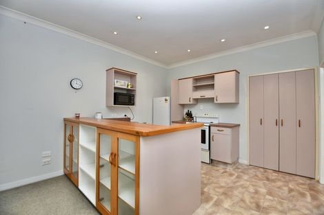 Photo of property in 2 Mckenzie Terrace, Carterton, 5713