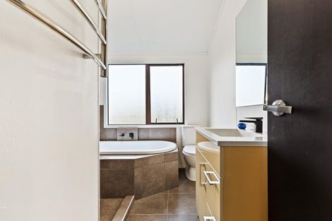 Photo of property in 847 West Coast Road, Oratia, Auckland, 0604