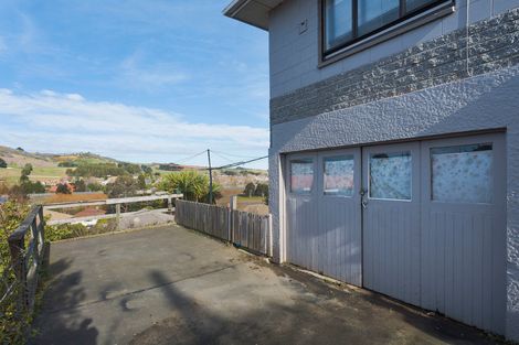 Photo of property in 33 Waldron Crescent, Green Island, Dunedin, 9018