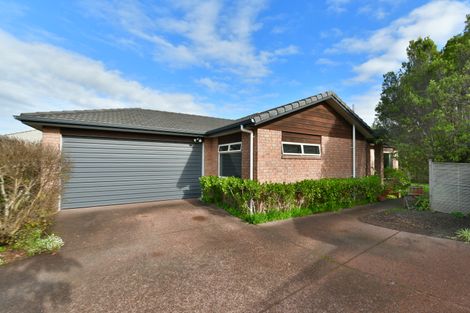 Photo of property in 8 Chalmers Close, Orewa, 0931