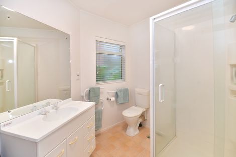 Photo of property in 8 Chalmers Close, Orewa, 0931