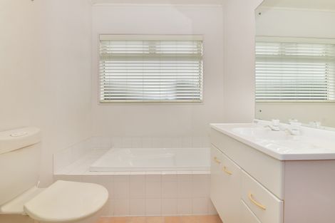 Photo of property in 8 Chalmers Close, Orewa, 0931