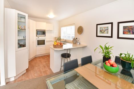 Photo of property in 8 Chalmers Close, Orewa, 0931