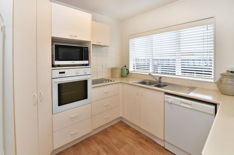 Photo of property in 8 Chalmers Close, Orewa, 0931