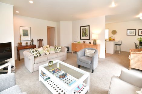 Photo of property in 8 Chalmers Close, Orewa, 0931