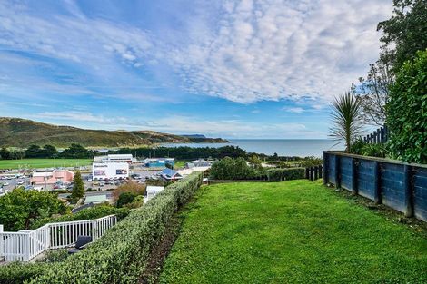 Photo of property in 9 Mana View Road, Paremata, Porirua, 5026