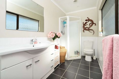 Photo of property in 6 Riesling Place, Henderson, Auckland, 0612