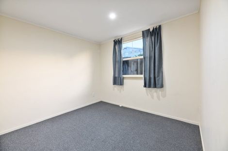 Photo of property in 82 Kelman Road, Kelston, Auckland, 0602