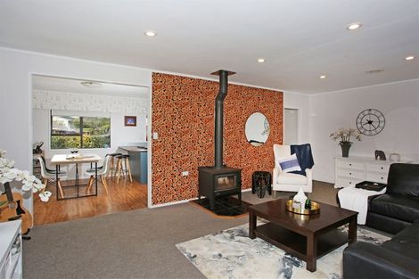 Photo of property in 1 Heron Place, Waiuku, 2123