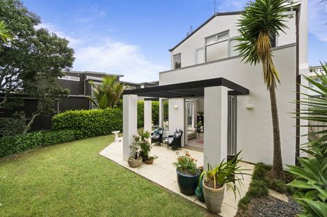 Photo of property in 3/44 Aberdeen Road, Campbells Bay, Auckland, 0620